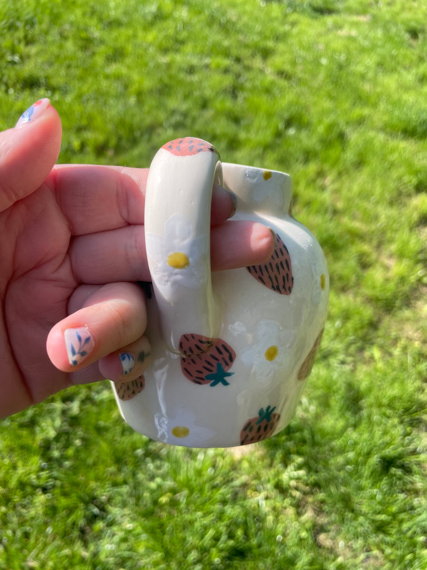 Eperke tejforraló kancsó // Strawberry milk jug