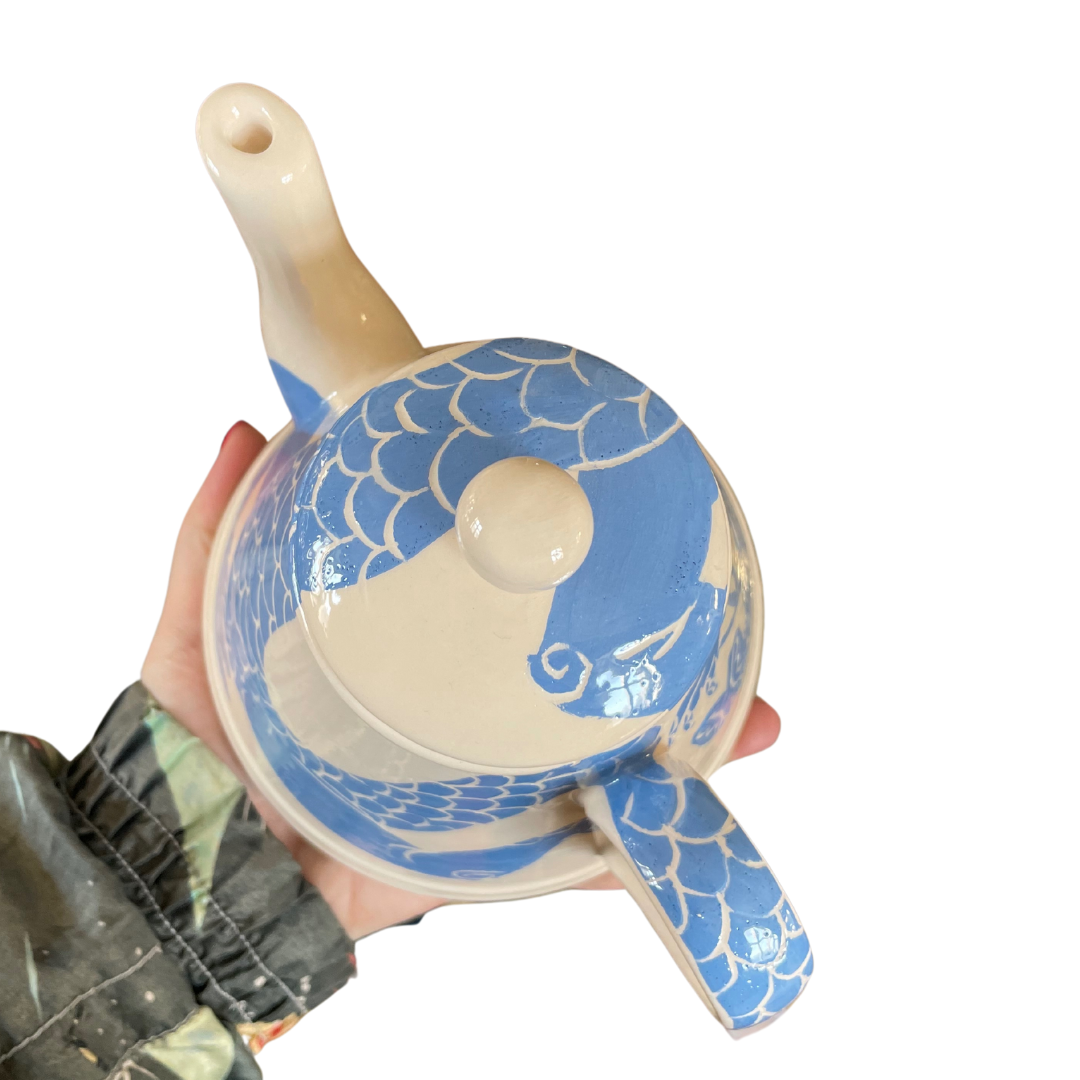 BLUE DRAGON TRIANGULAR TEAPOT 0.5L