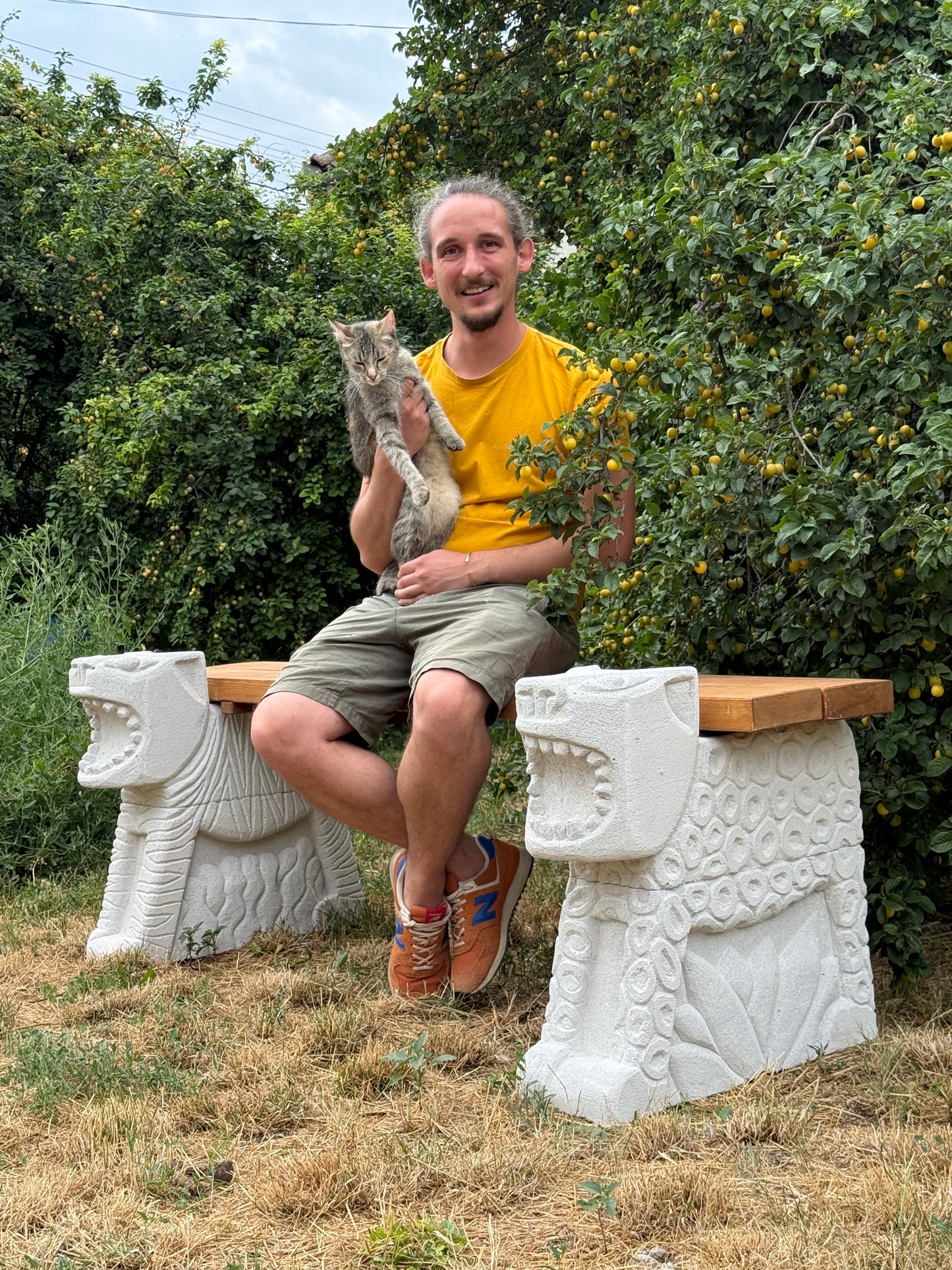 Mythic Orchard Gardian Bench