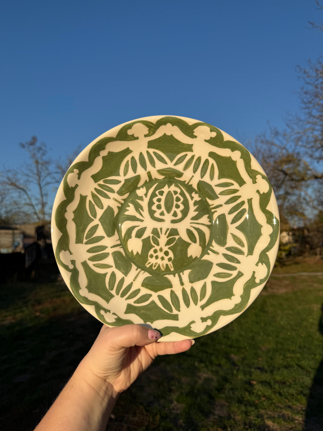 PAPER PLATE