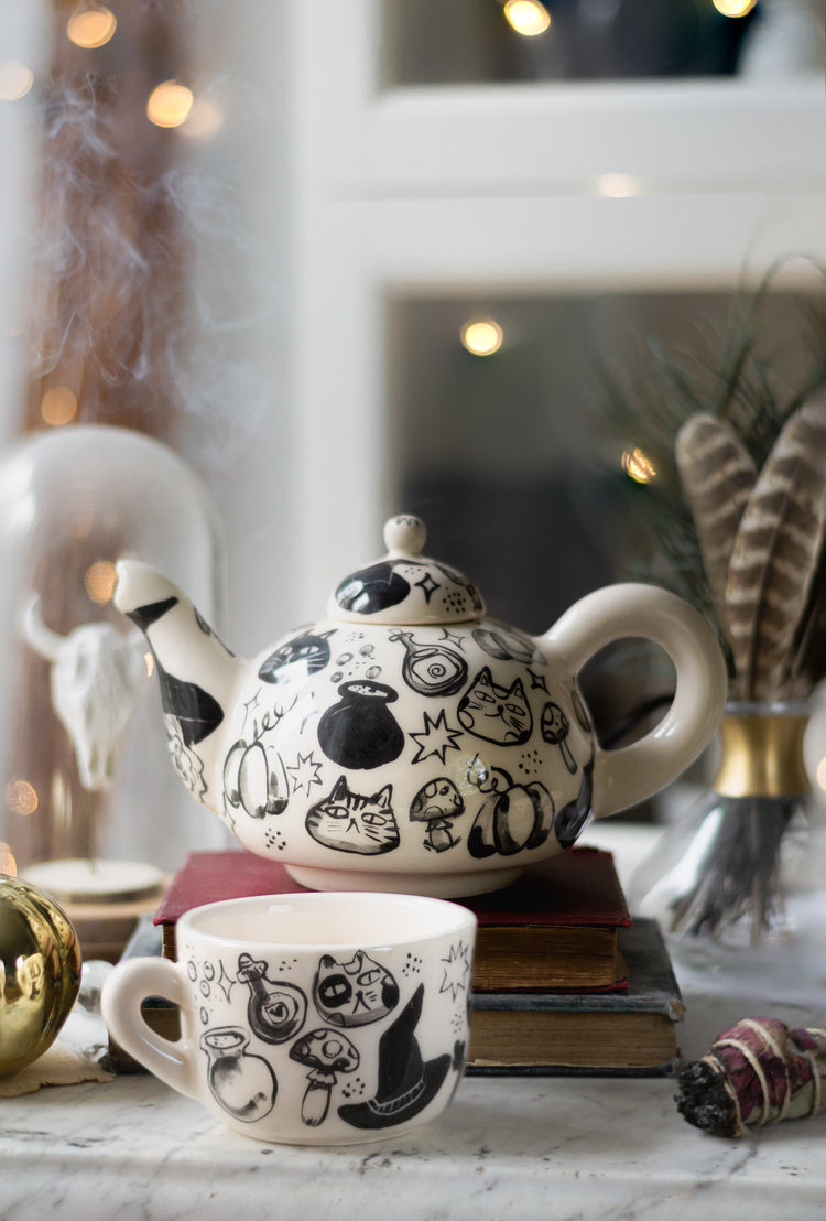 Witches Crafts 8dl Tea Pot