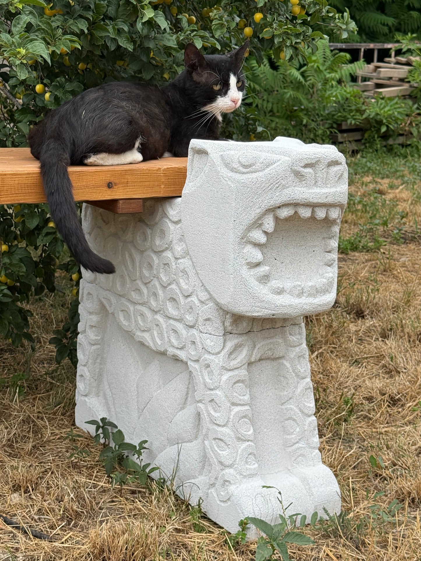 Mythic Orchard Gardian Bench