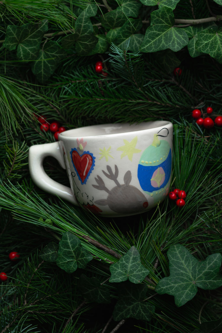 Beanie-Wearing Mystery Cat Christmas 4,5 dl mug