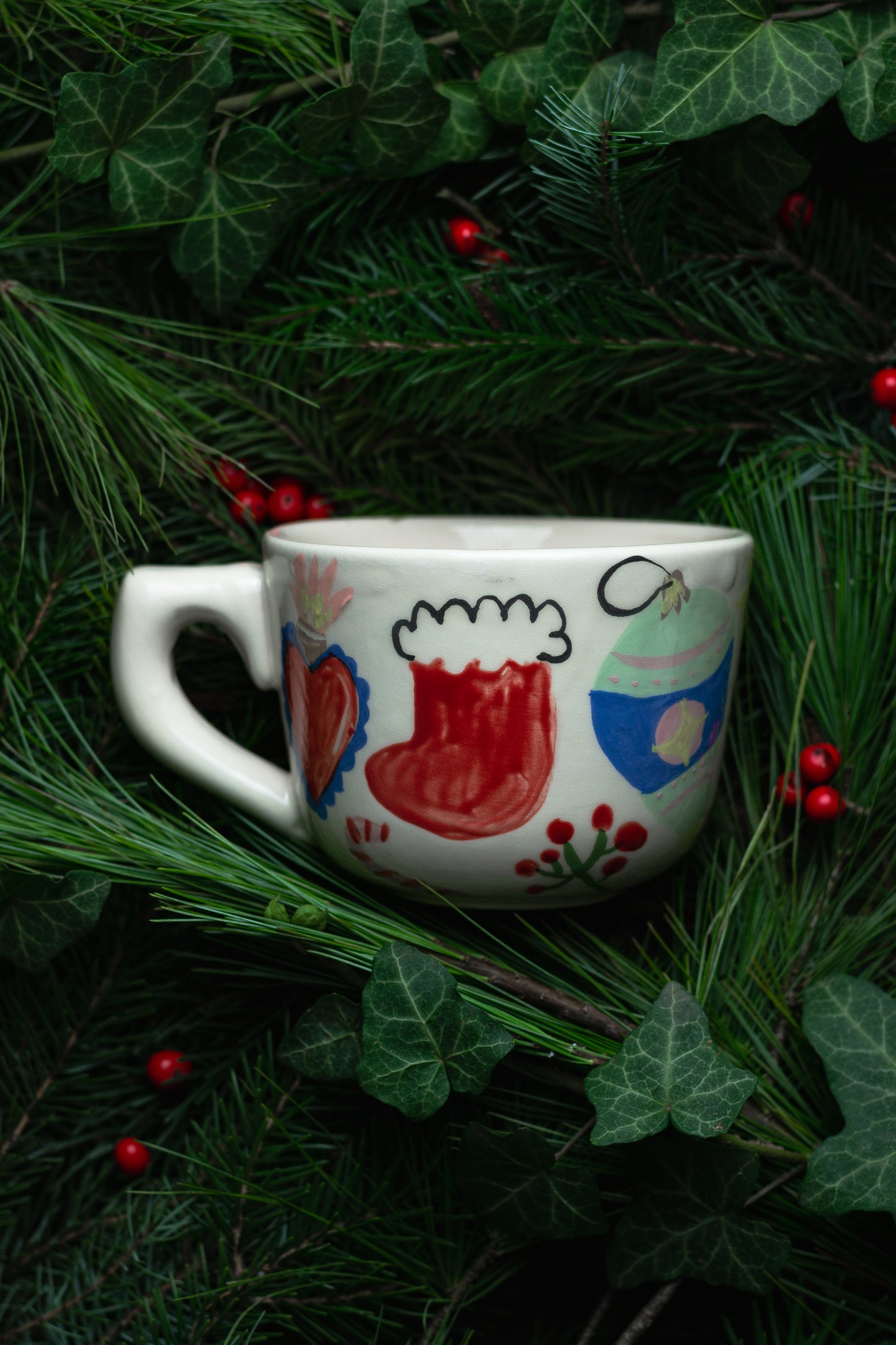 Beanie-Wearing Mystery Cat Christmas 4,5 dl mug