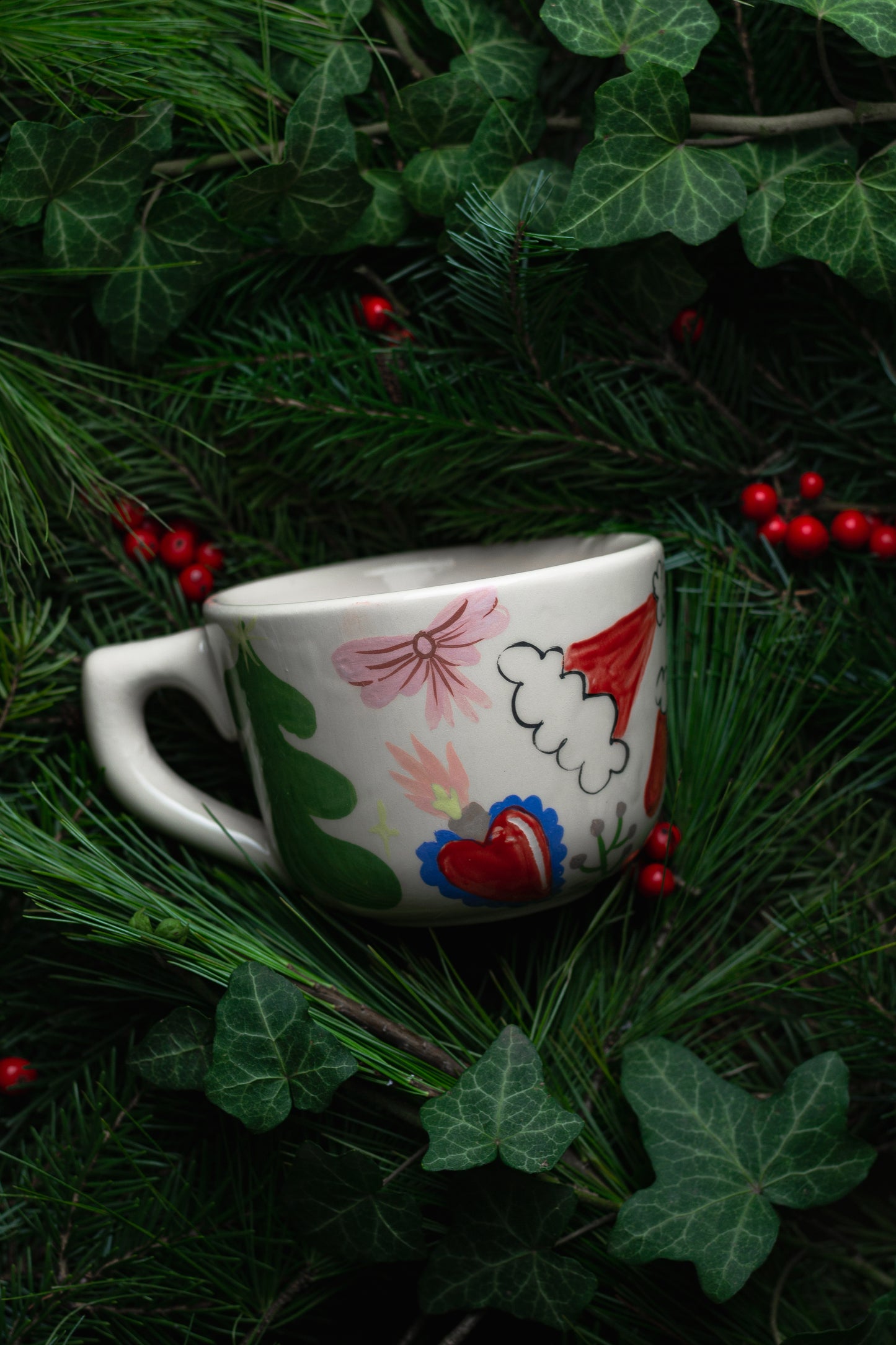 Beanie-Wearing Mystery Cat Christmas 4,5 dl mug