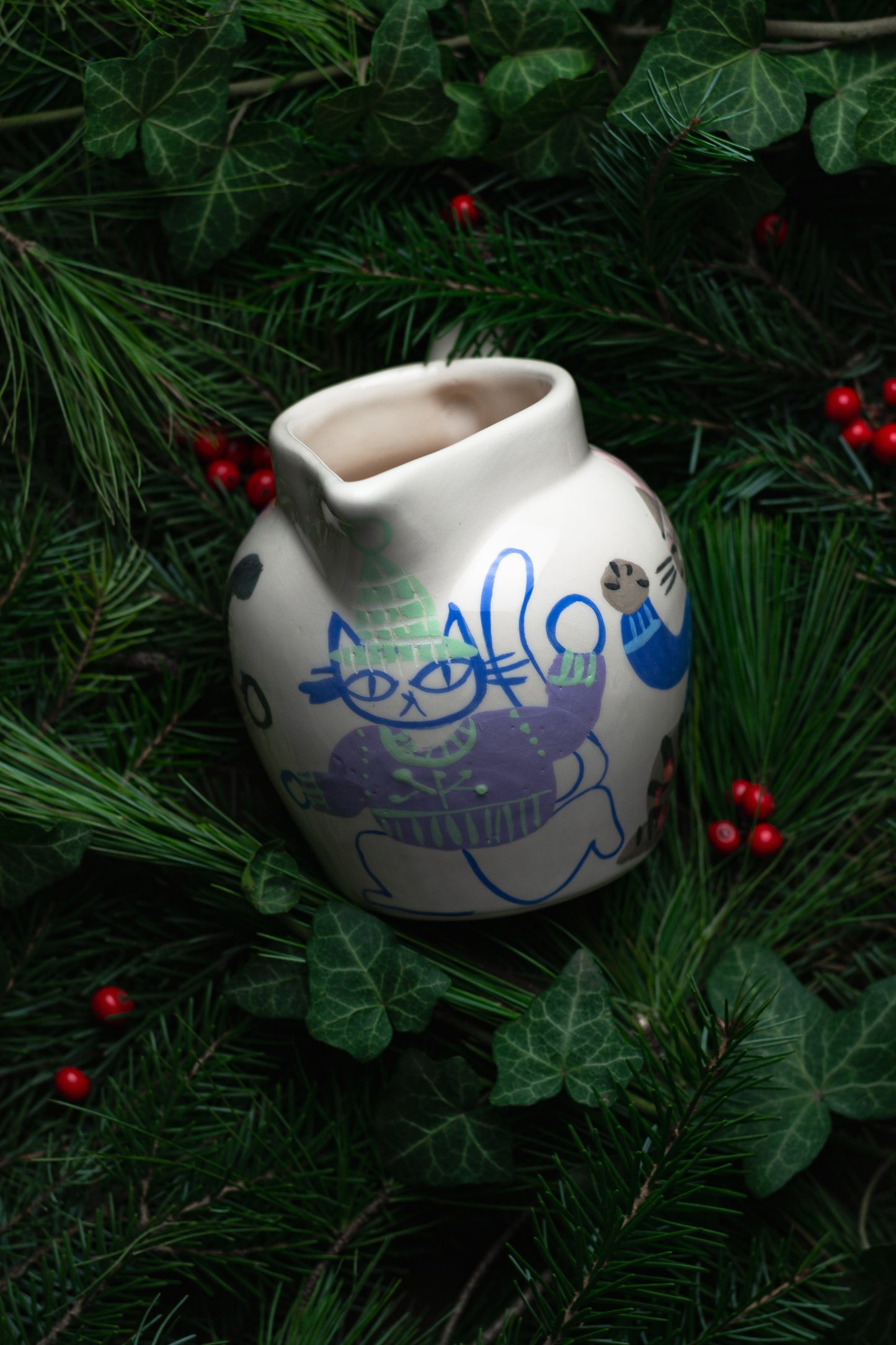 Milk Jug – 3 Dancing Knitted Jumper Cats