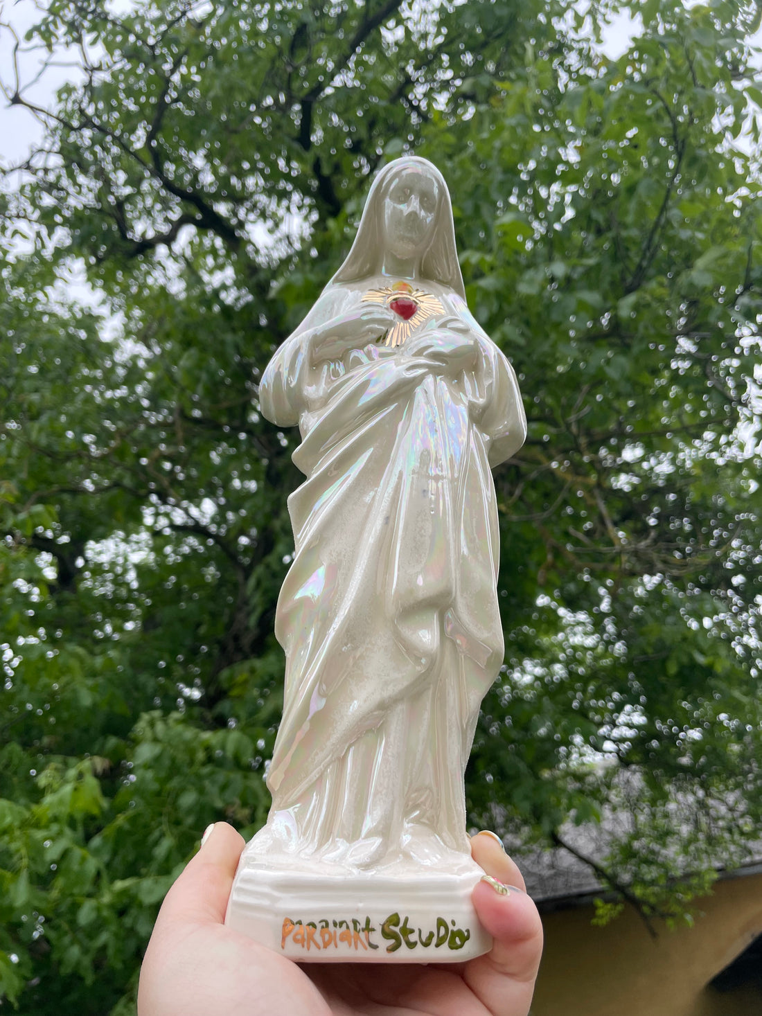 Pearl Mary ceramic statue